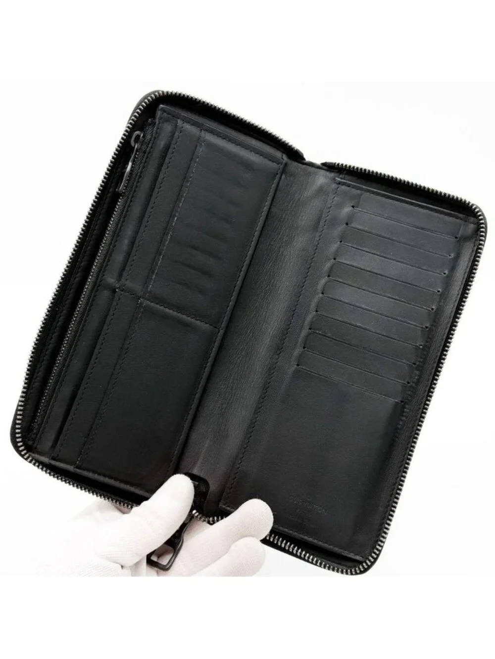 Louis Vuitton Zippy Wallet Vertical Taurillon Black Round